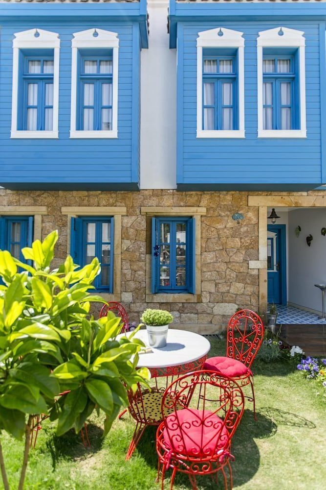 Ayapetro Hotel 4/23