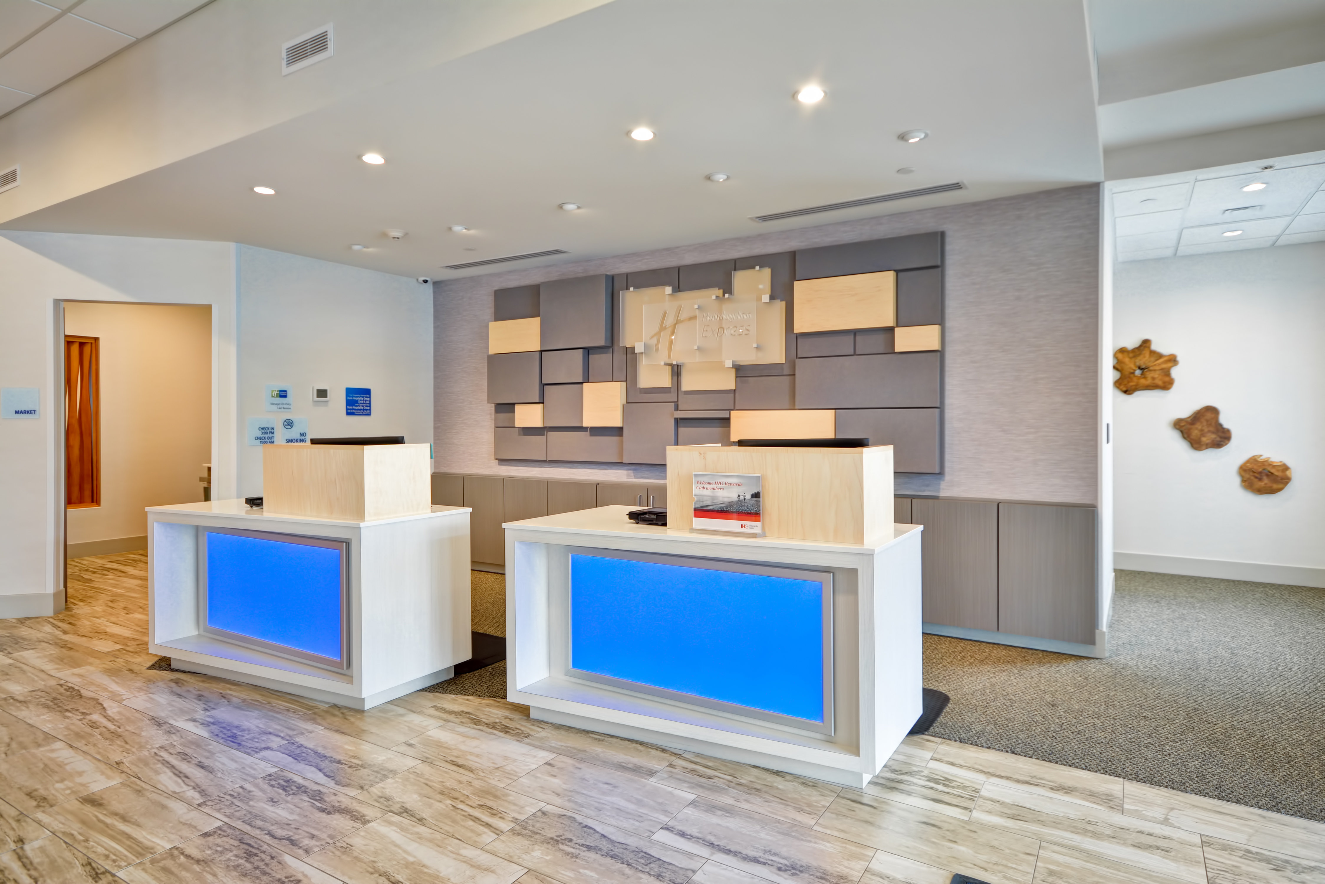 HOLIDAY INN EXPRESS EVANSVILLE 5/61
