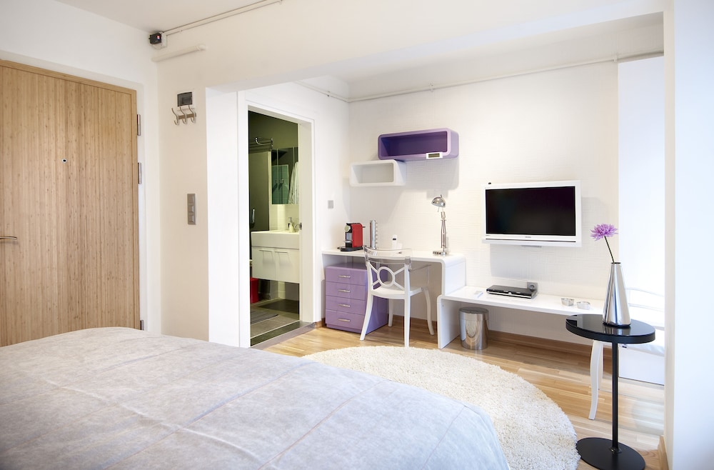 NURU ZIYA SUITES 9/82