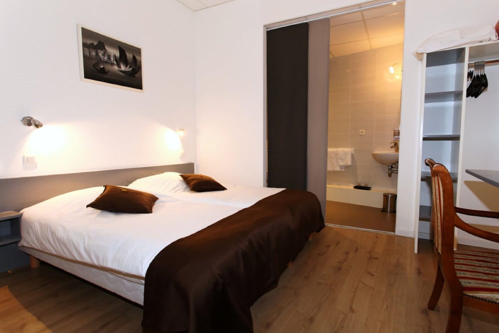 Hotel De L ill 13/41