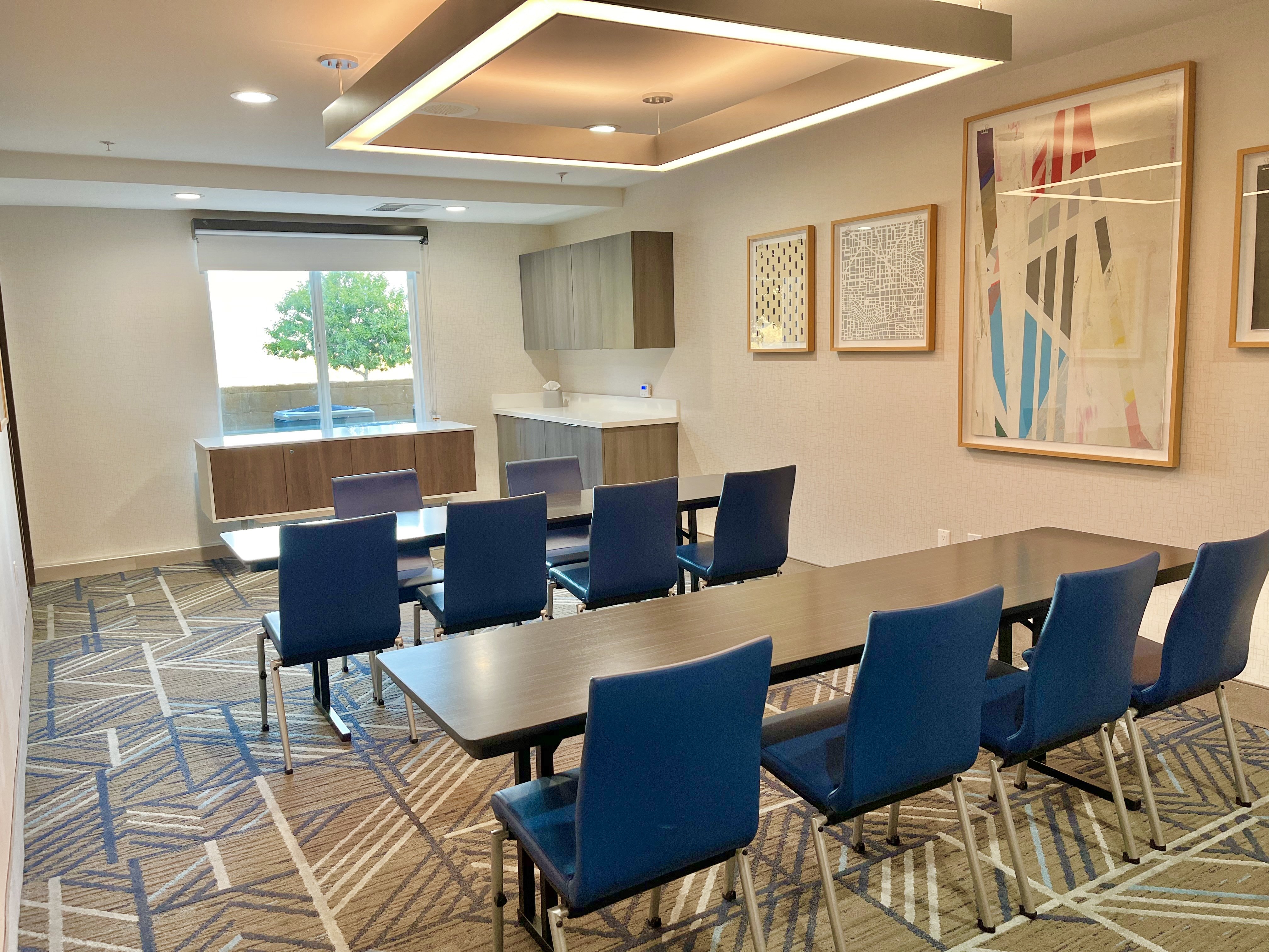 Holiday Inn Express Hotel & Suites Frazier Park 56/67