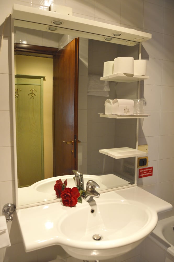 Hotel Donatello 12/63
