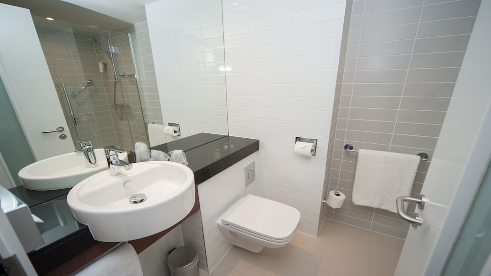 Holiday Inn Express Aberdeen Airport 26/72