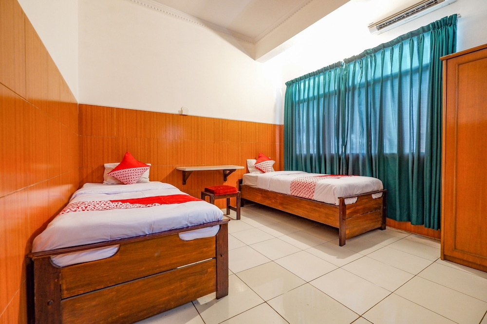 OYO 2855 Sartika Hotel Pati 21/42