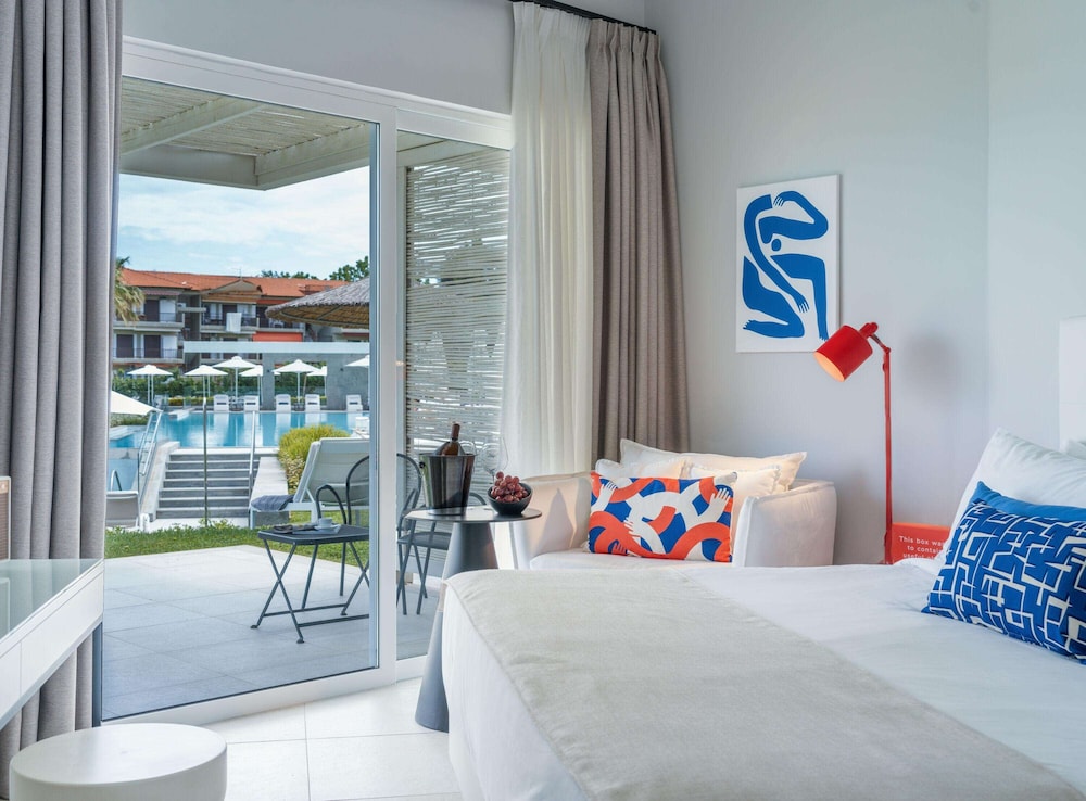 CABANA, POOL VIEW