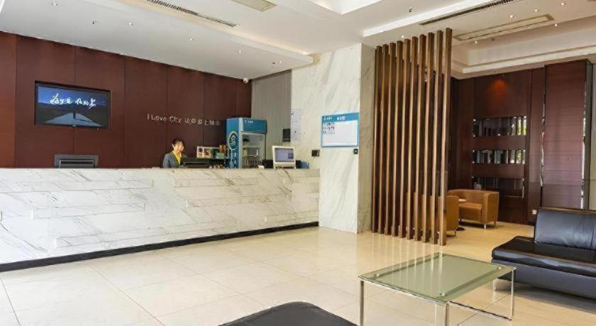 City Convenient Zhuzhou Sports Centre 9/40