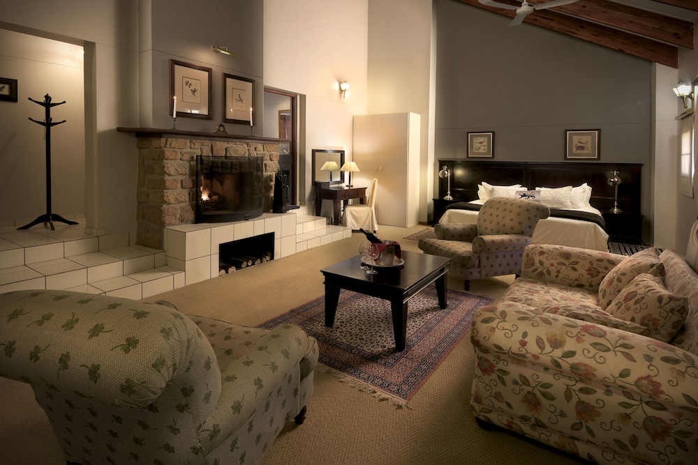 The Highlander Hotel 31/50