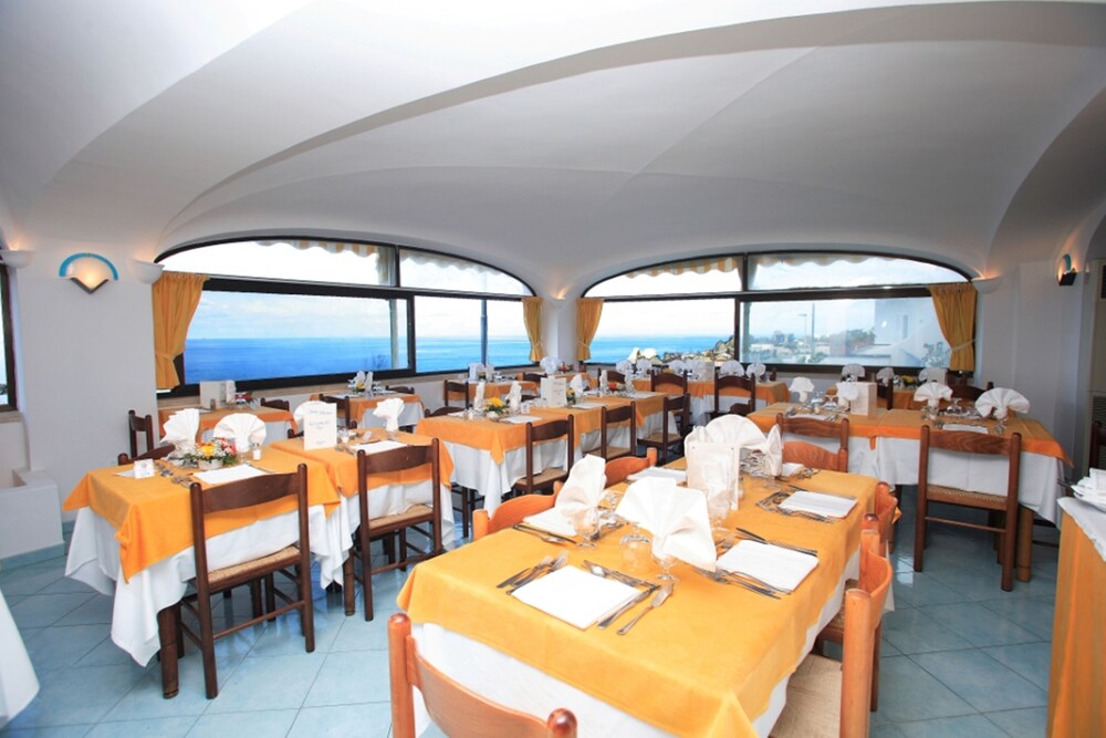 Albatros Hotel 23/50