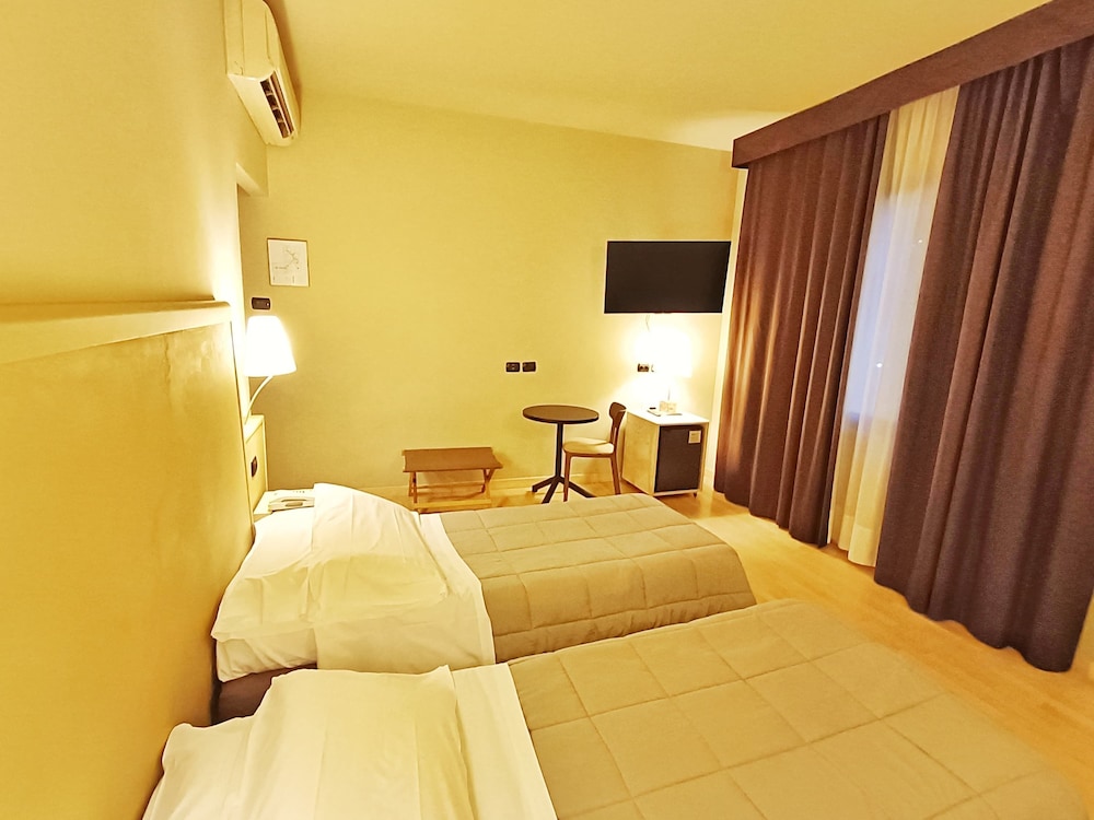 STANDARD, TWIN BEDS