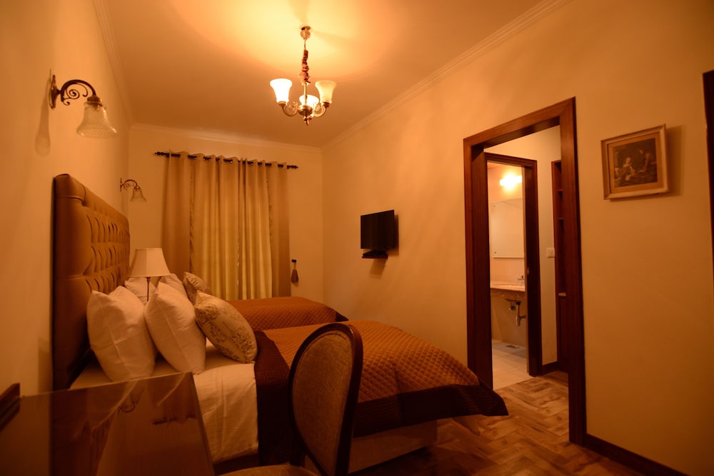 Welcomheritage Ashdale 24/43