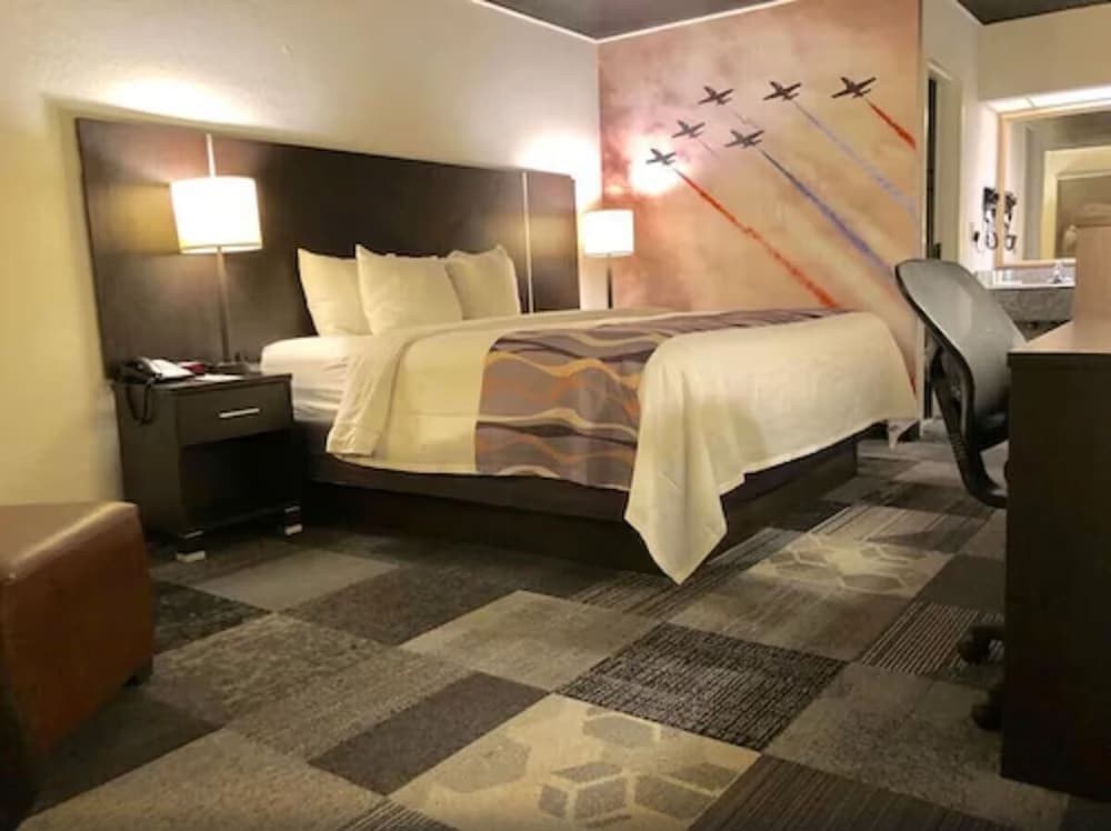 Eglin Extended Stay Hotel, a Howard Johnson by Wyndham 17/27
