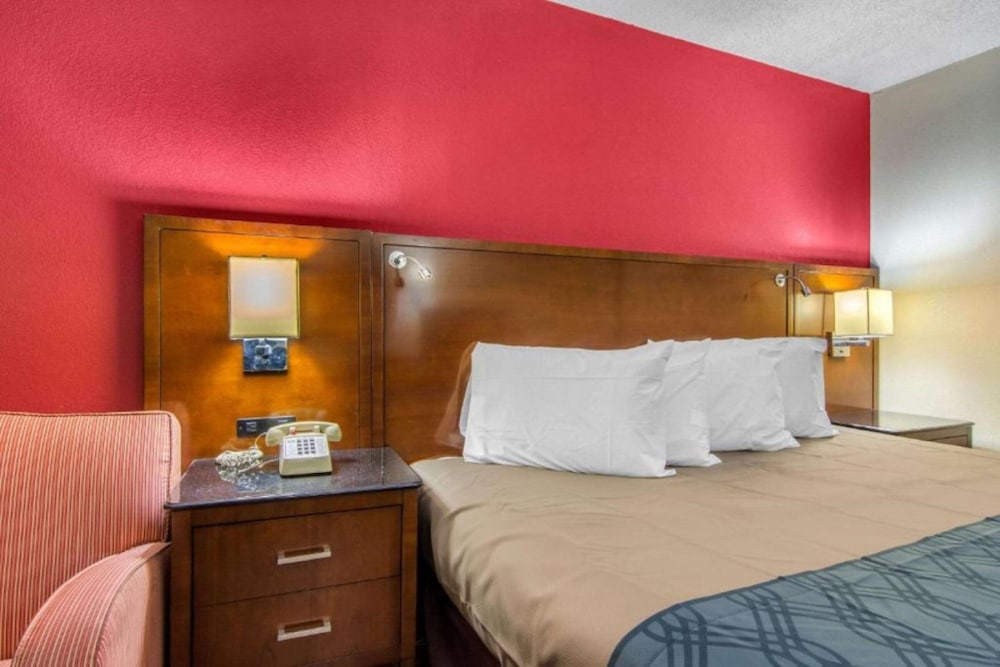 Travelodge By Wyndham Forsyth Ex Econo Lodge Forsyth 10/21