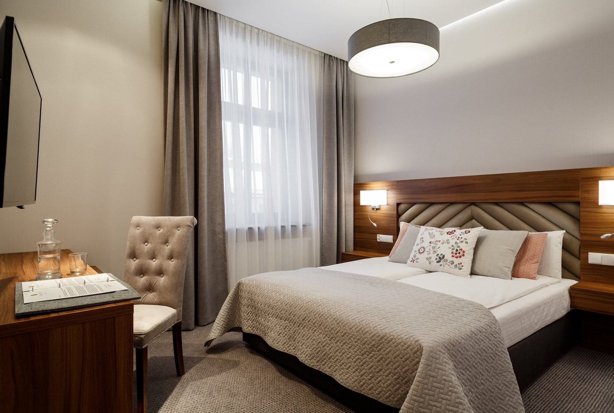 STANDARD, DOUBLE BED