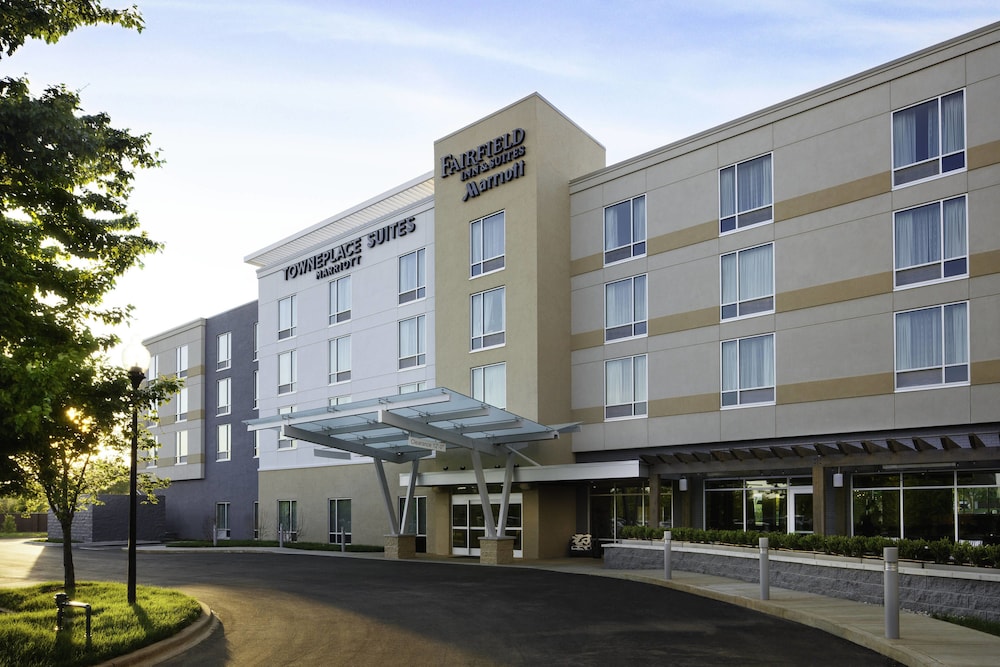 Fairfield Inn Suites Louisville Northeast 35/42
