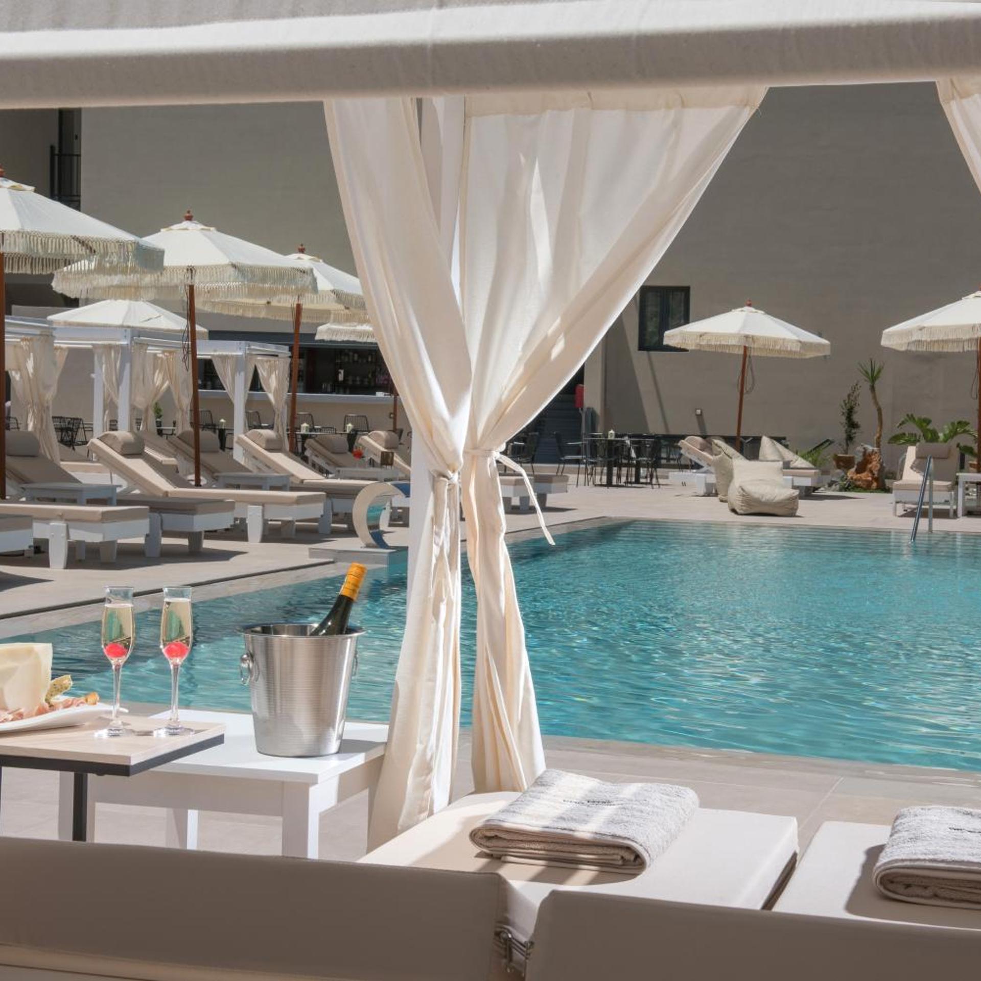 Meramaglia Hotel 24/50