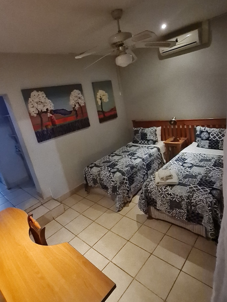 Pretoria North Lodge 12/43