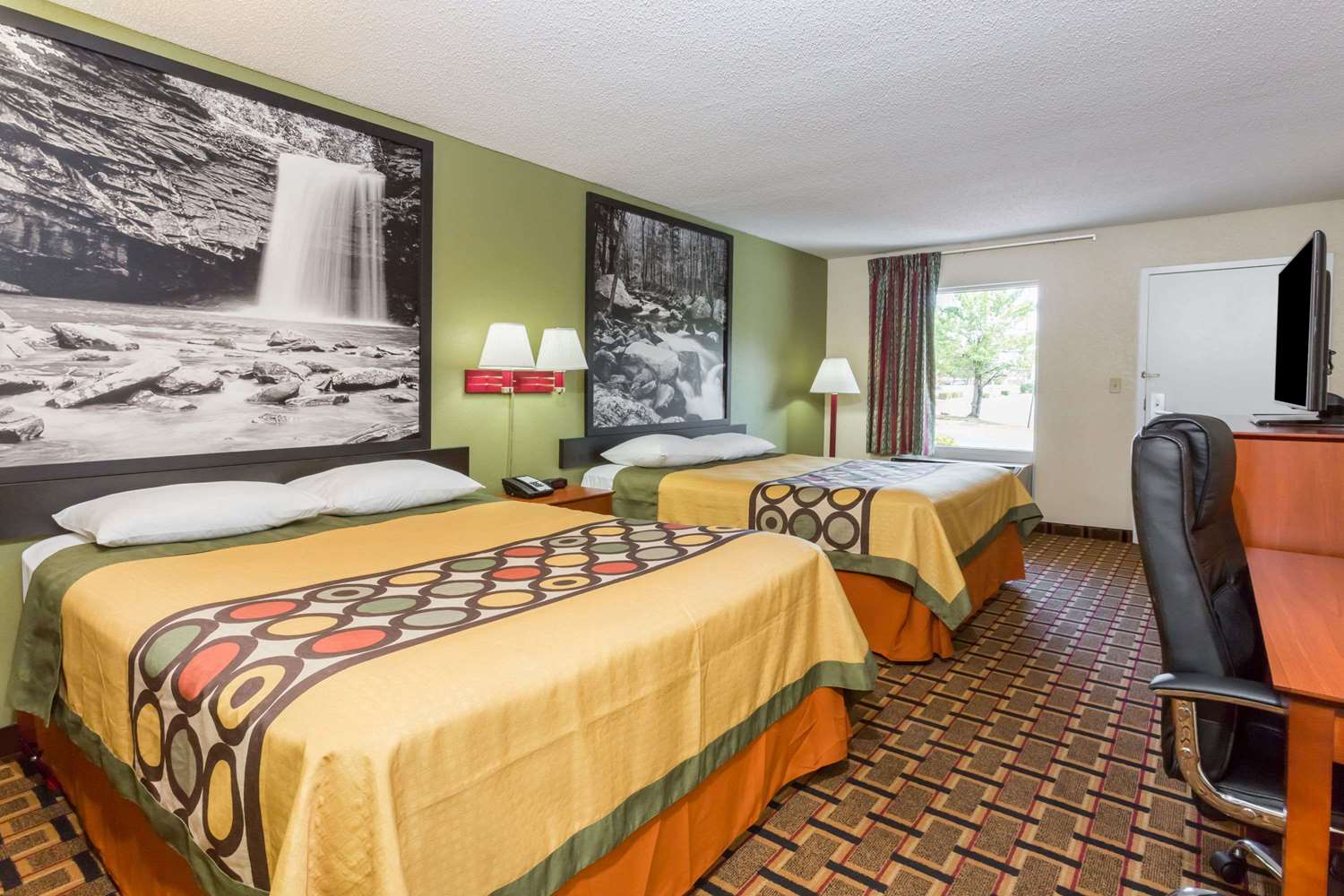 Super 8 by Wyndham Stafford 9/19