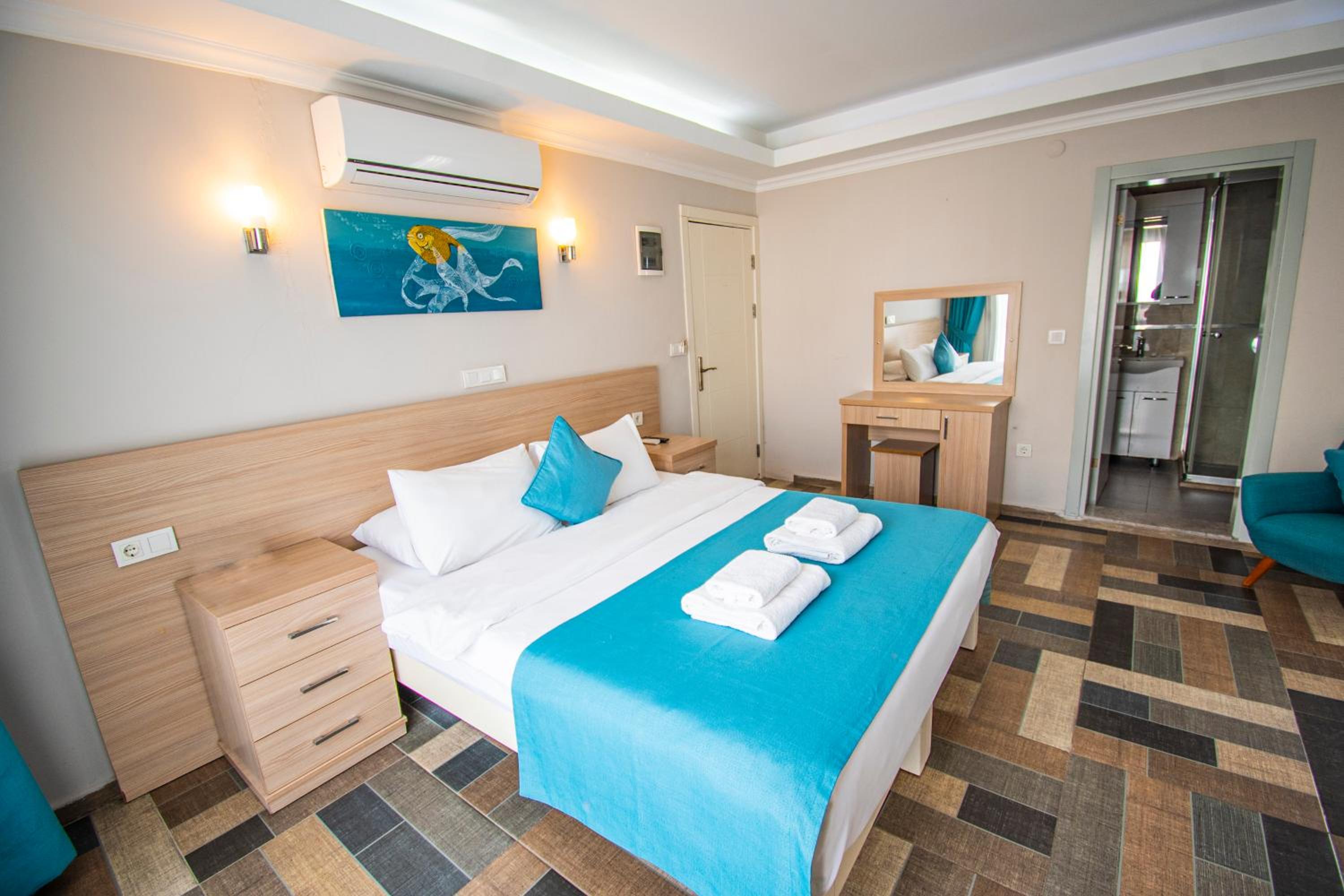 غرفة بسرير مزدوج بإطلالة على البحر، M Suite Hotel 2/10