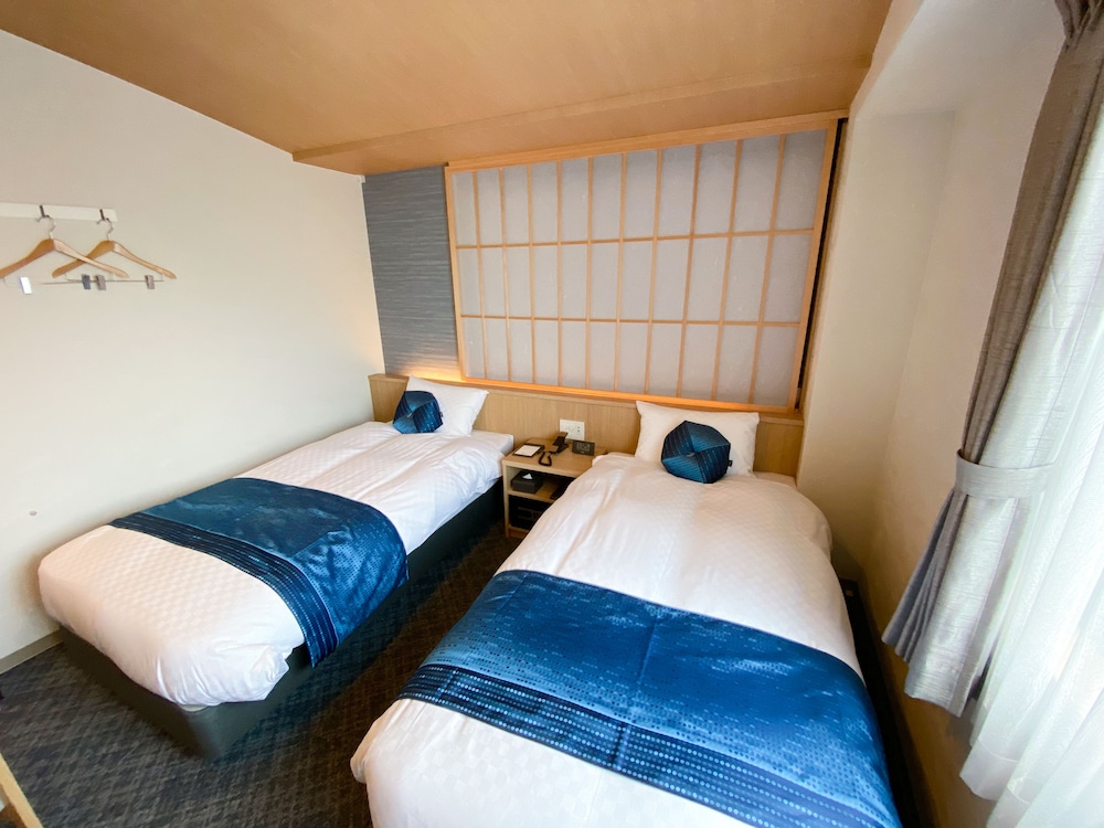 ECONOMY, TWIN BEDS