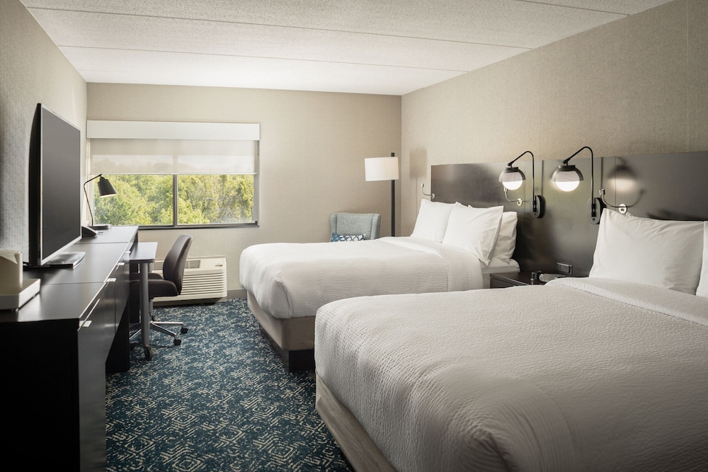 Room at Four Points by Sheraton Milwaukee North Shore, MILWAUKEE - WI