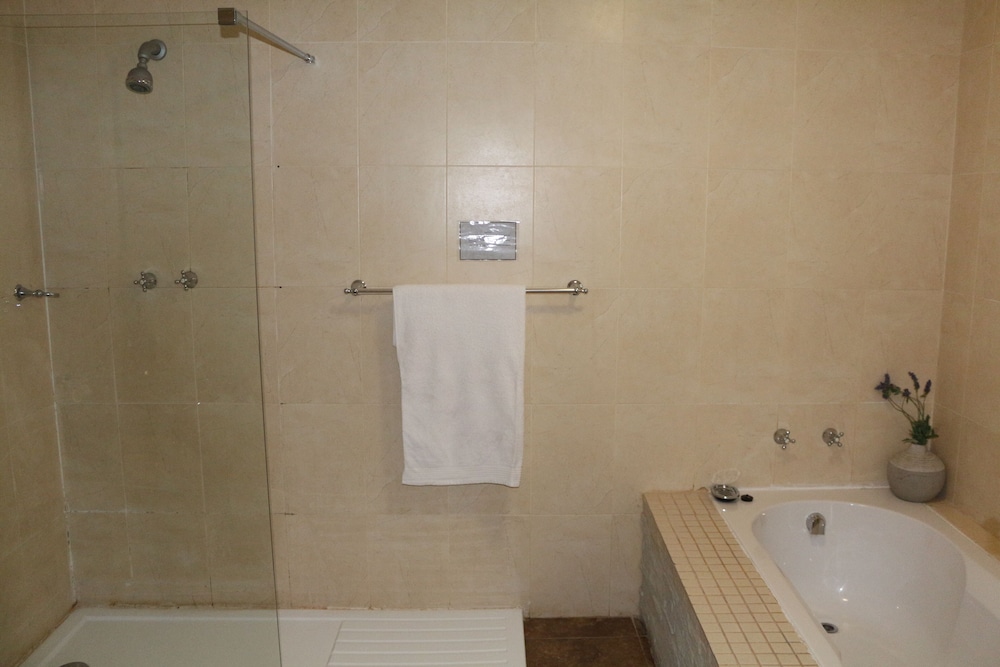 Galagos Lodge 46/50