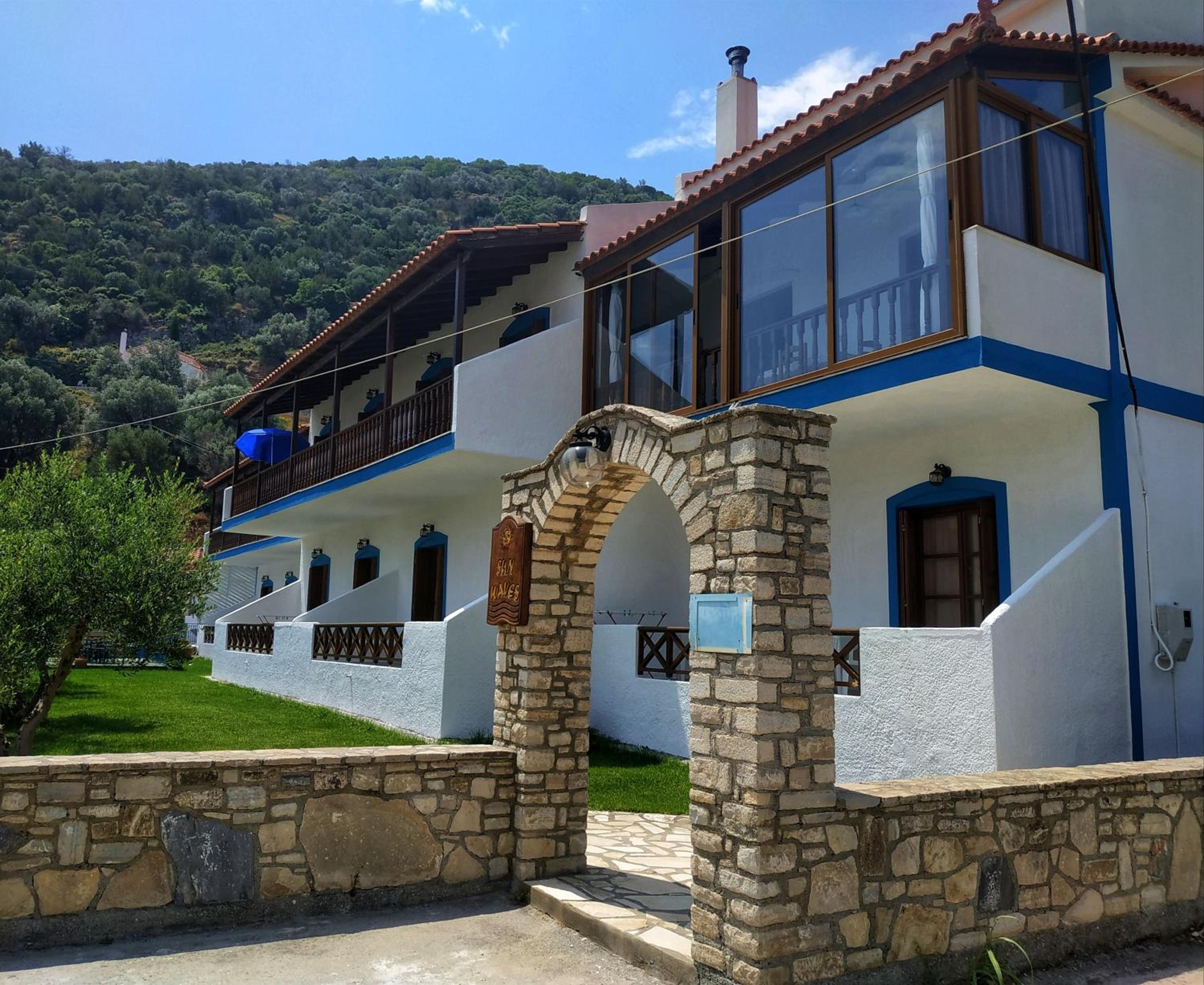Sunwaves Apartments 39/43