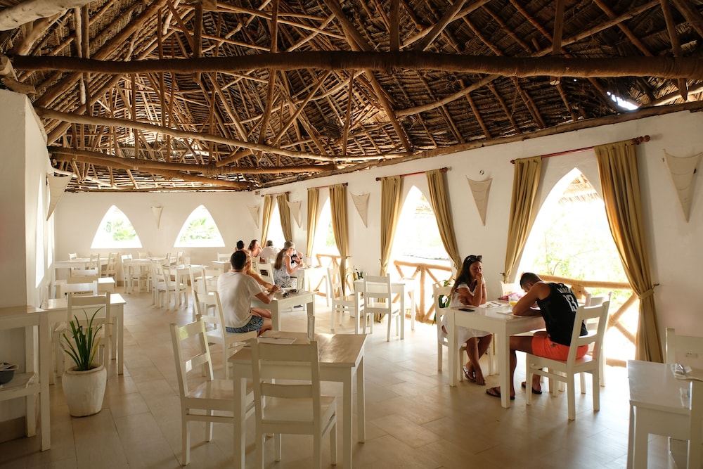 Dhow Inn Boutique Hotel 39/50