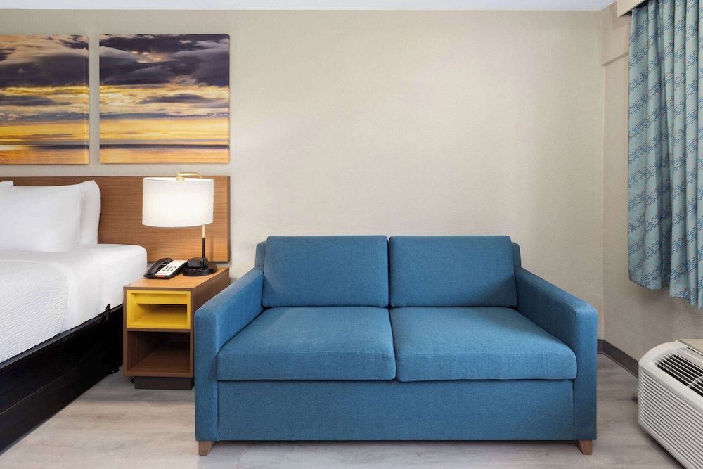 Days Inn & Suites By Wyndham Vicksburg 23/33