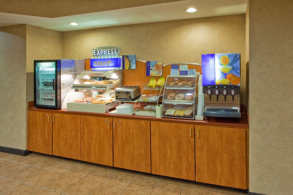 Holiday Inn Express Hanover 11/71