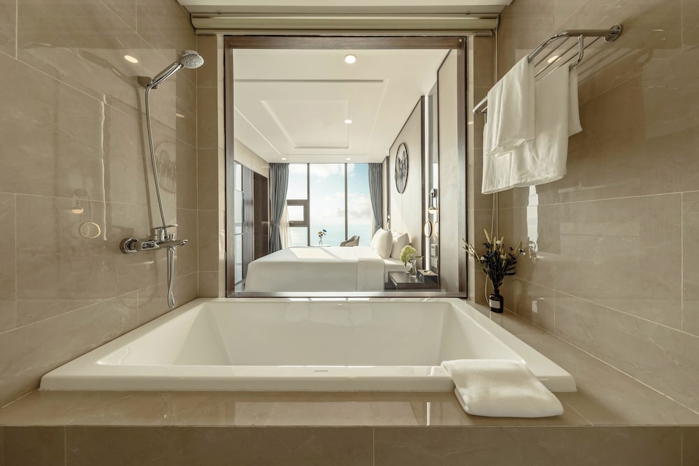 Mangata Beachfront Hotel 46/46