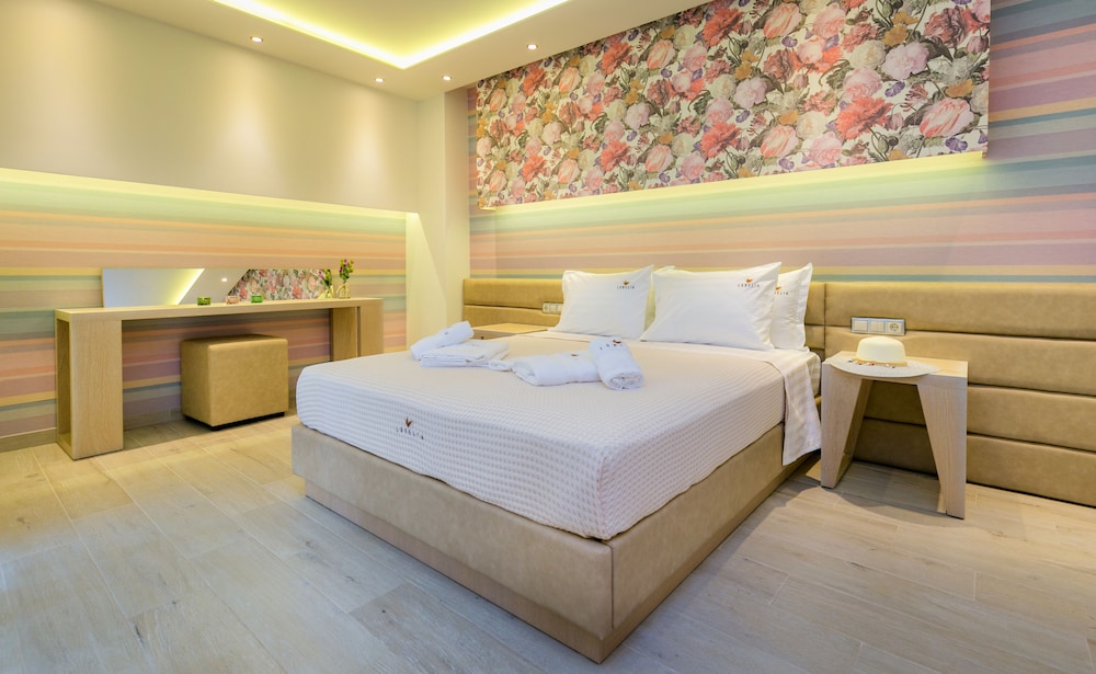 Lobelia Luxury Suites 8/50
