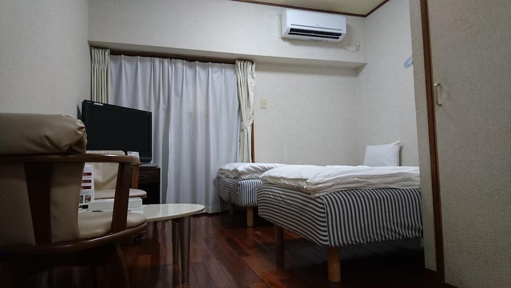 Kokusai Towns Inn 10/72