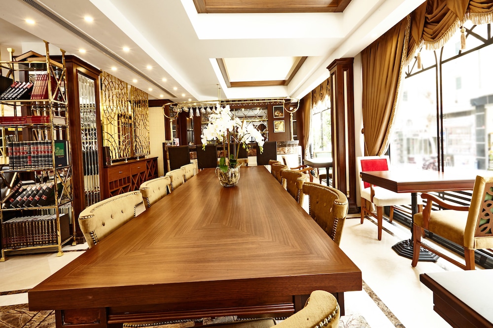 The Barbarossa Hotel 24/30