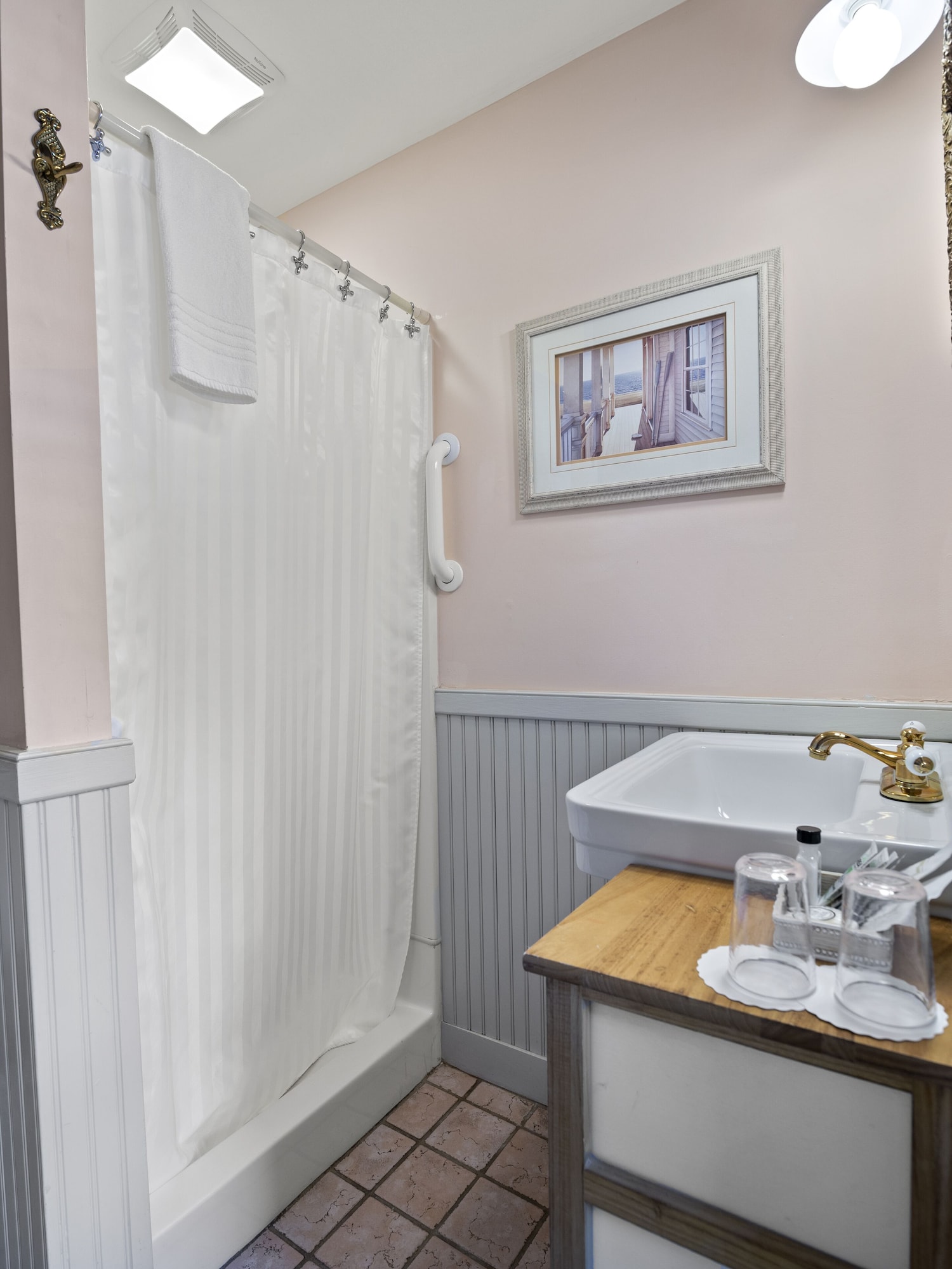 غرفة بسرير كوين، Westbrook Inn Bed and Breakfast 2/2