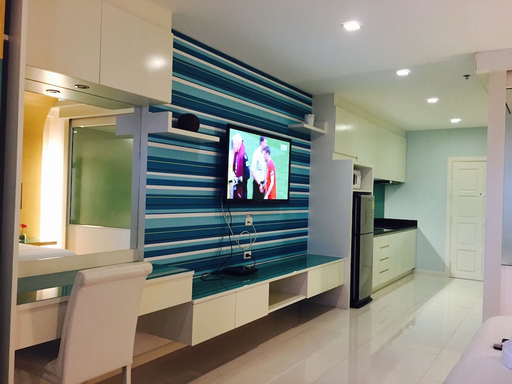 View Talay 6 Condominium By Honey 6/84