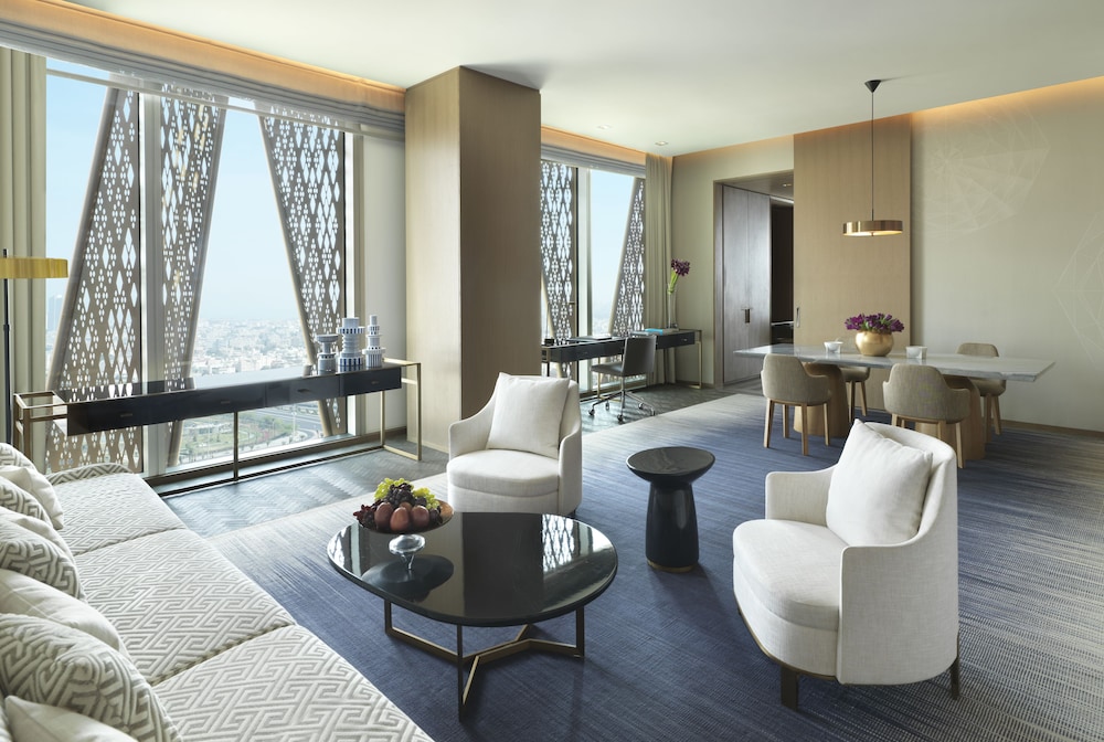Four Seasons Hotel Kuwait at Burj Alshaya 47/78