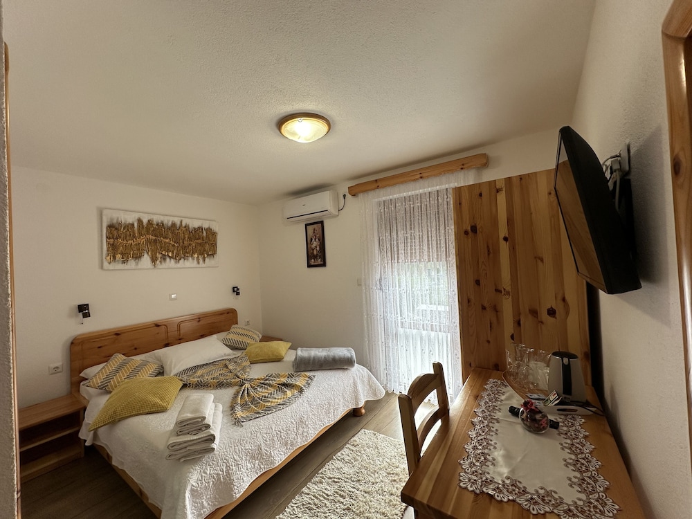 ROOM, DOUBLE BED, GARDEN VIEW