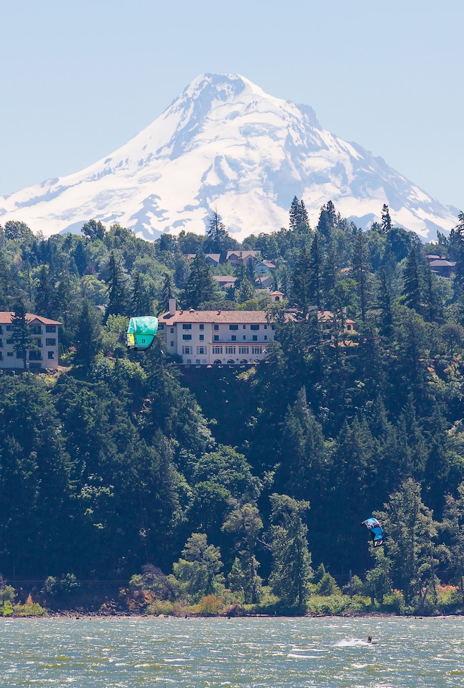 Columbia Gorge Hotel And Spa 58/62