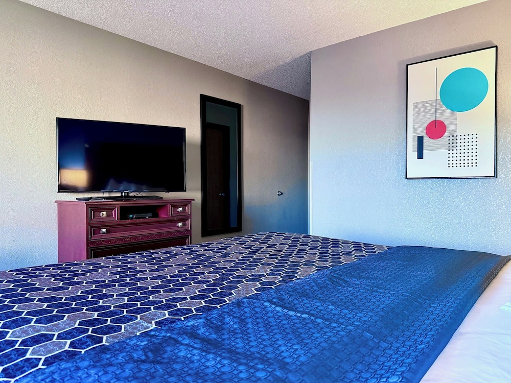 Economy Inn Suites Cedar Rapids 20/50