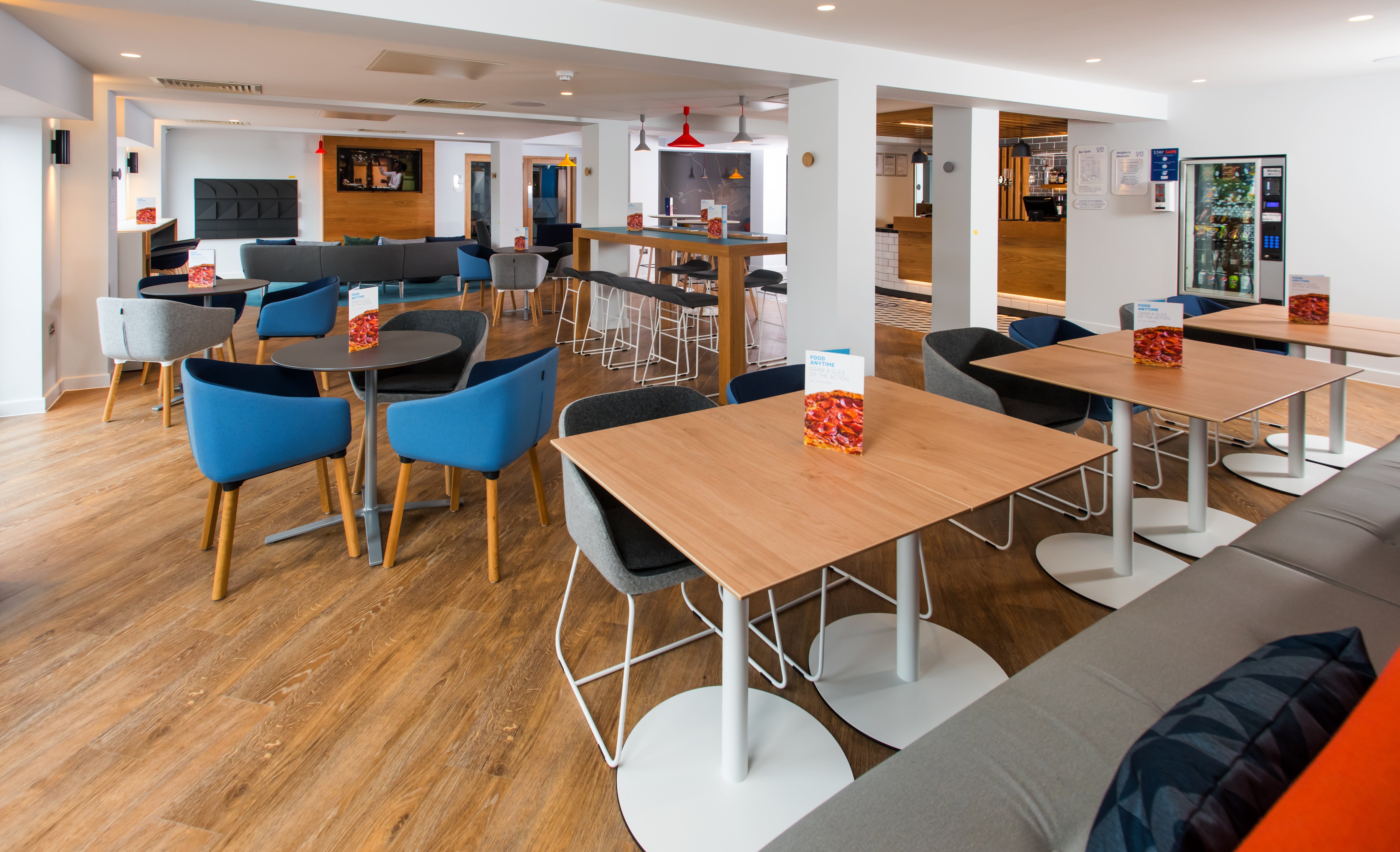 HOLIDAY INN EXPRESS CARDIFF BAY 29/39