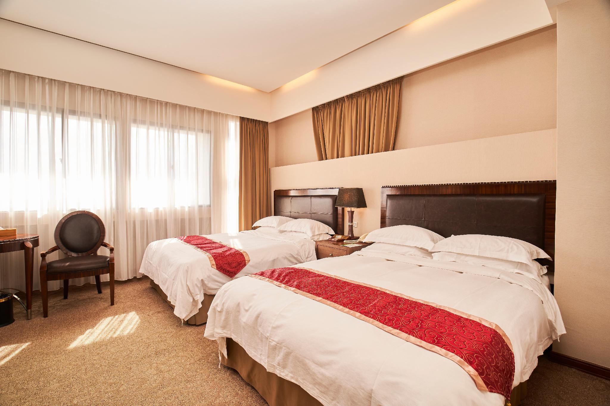 ROOM, QUADRUPLE