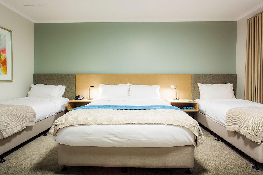 Kings Park Motel 18/65