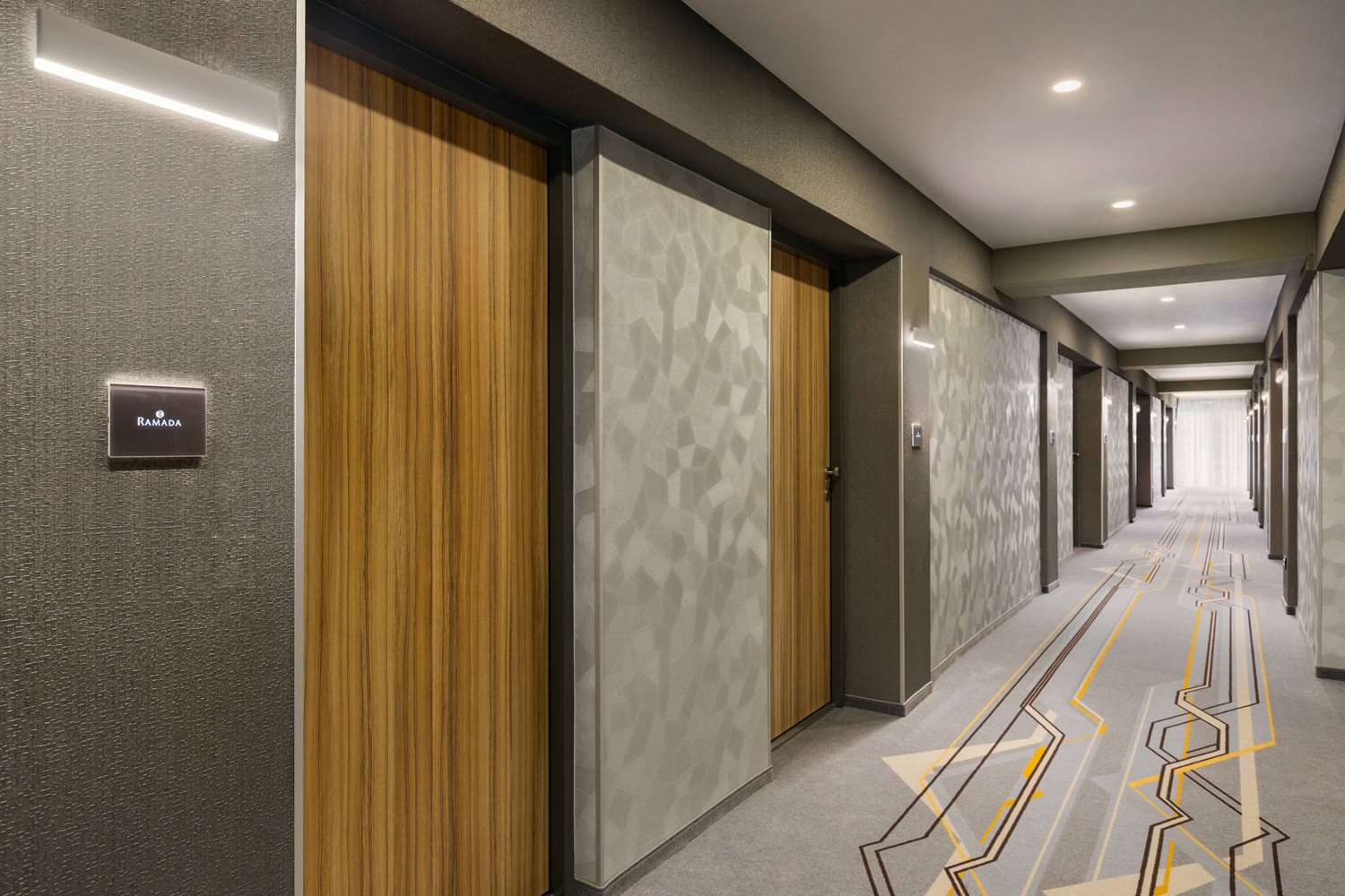 Ramada By Wyndham Ramnicu Valcea 25/52