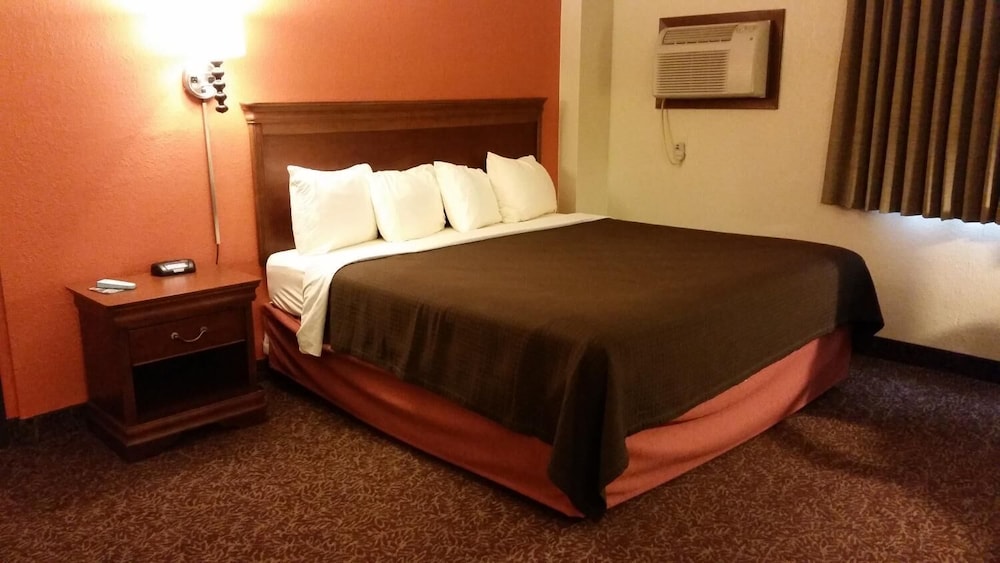 AmericInn by Wyndham Forest Lake 7/25
