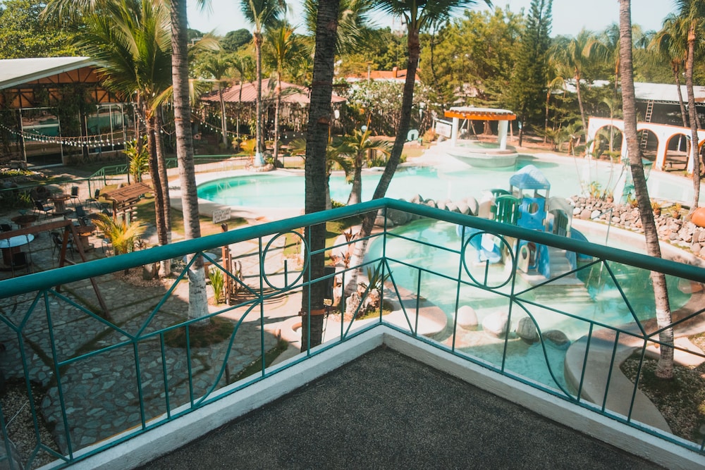 Country Village Hotel 22/37