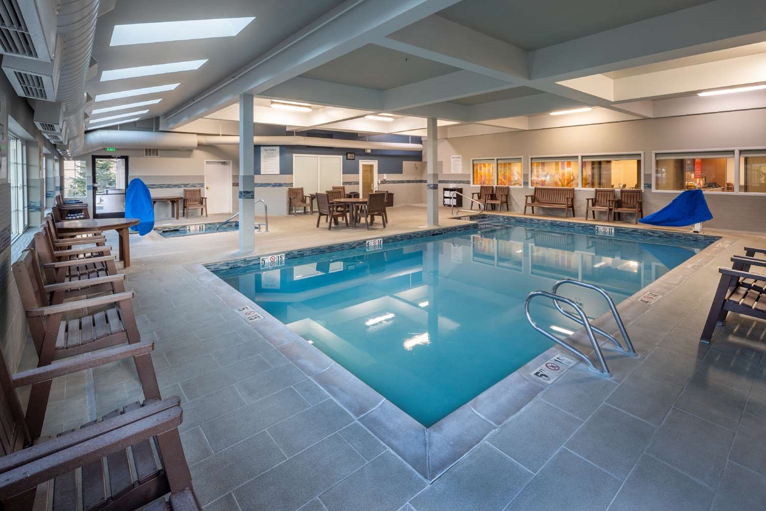 swimming pool spa