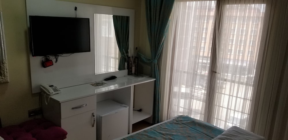 SANLI HOTEL 30/62