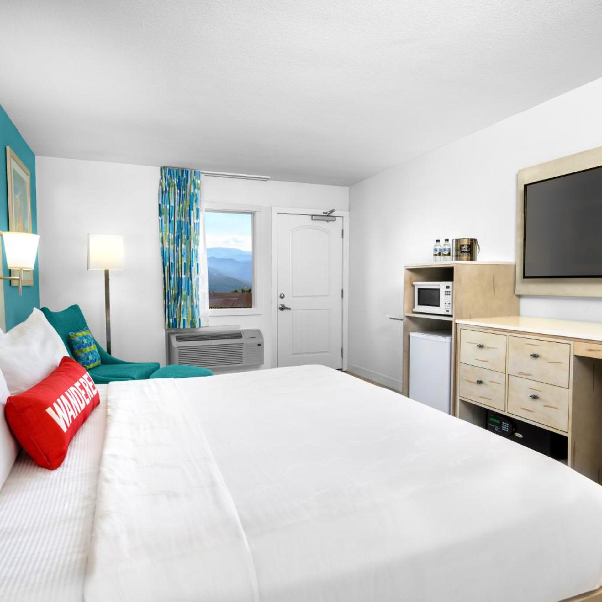 Parkway, Guest Room, King Bed