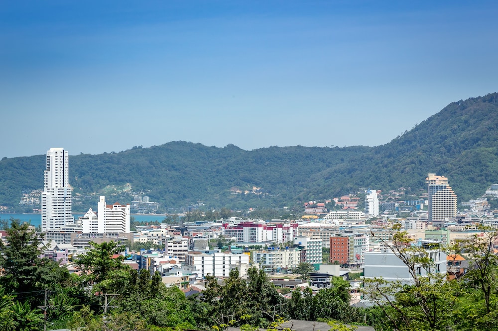 Patong Bay Hill Resort 57/70