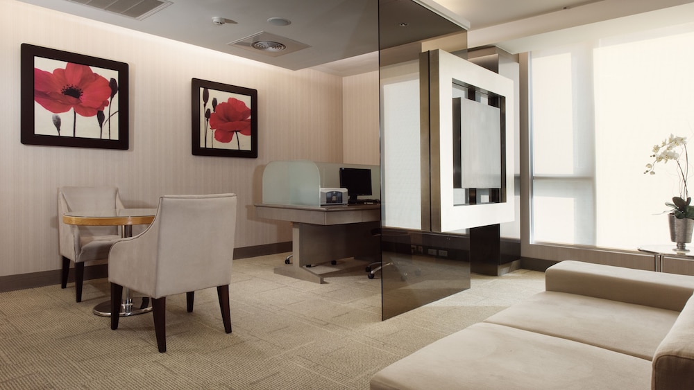 Urban Hotel 33 57/69